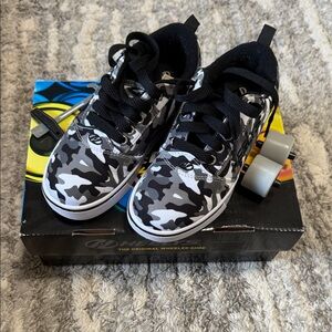 Heelys Black and Gray Camouflage Sneakers